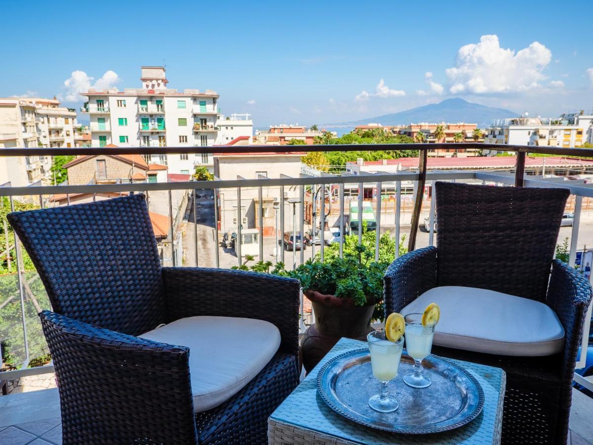 Aranci Apt 67 - Sorrento Centre And Vesuvius View 外观 照片